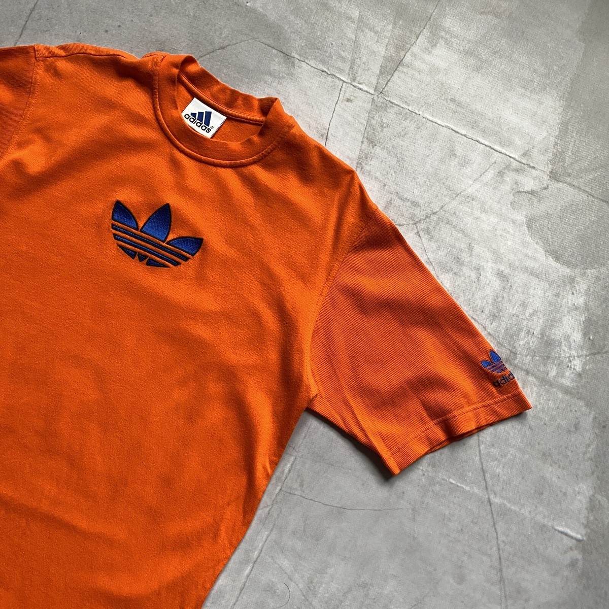 ワンピース 90s adidas vintage Tee MAXI OP vintage 80-90s Adidas Big Logo Tee T Shirt orange Japanese