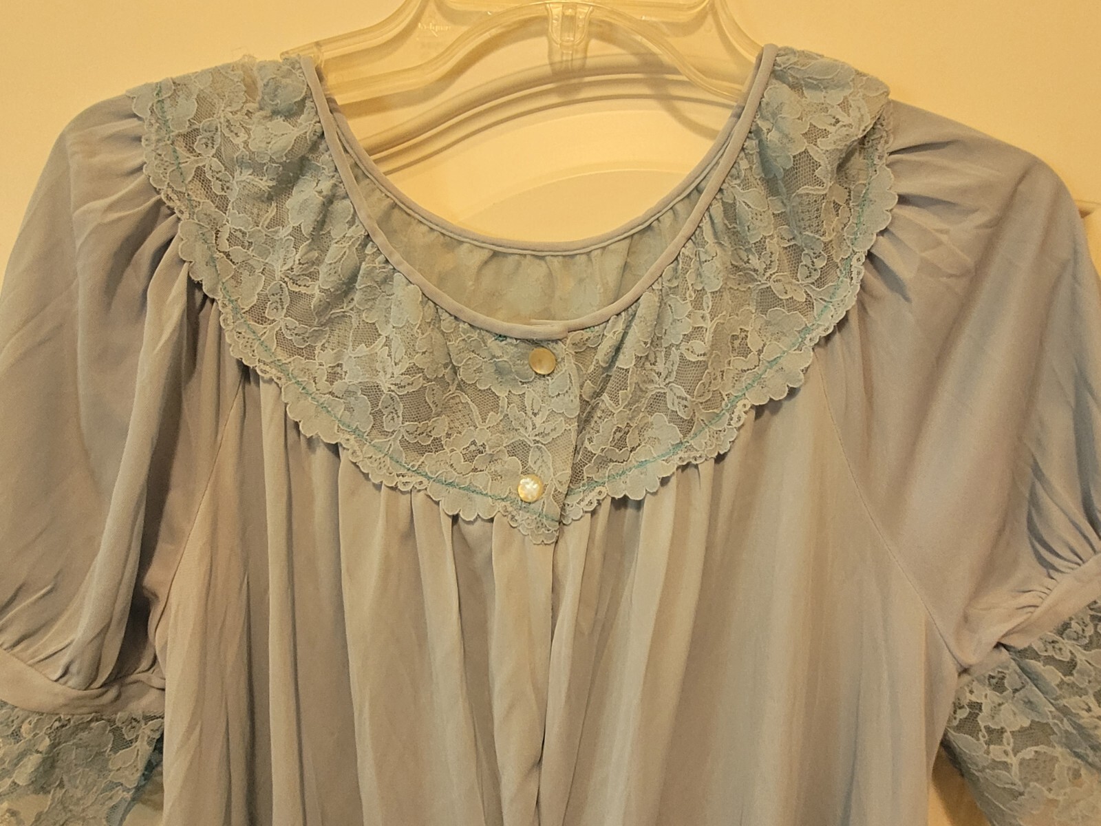 vintage-nylon-nightgown-short-sleeve-robe-size-mediu-gem