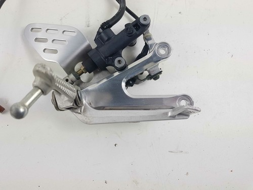 Yamaha YZF-R6 RJ09 Bj: 04-05 Fahrerfussraste Rechts Komplett - Picture 2 of 4