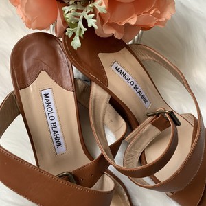 camel colored wedges