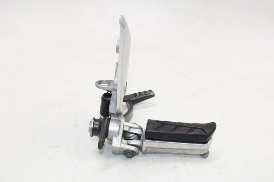 15-22 HONDA CBR300R OEM JUEGO TRASERO DERECHO CONDUCTOR REPOSAPIÉS TOPE CON PEDAL DE FRENO Foto 3 de 4