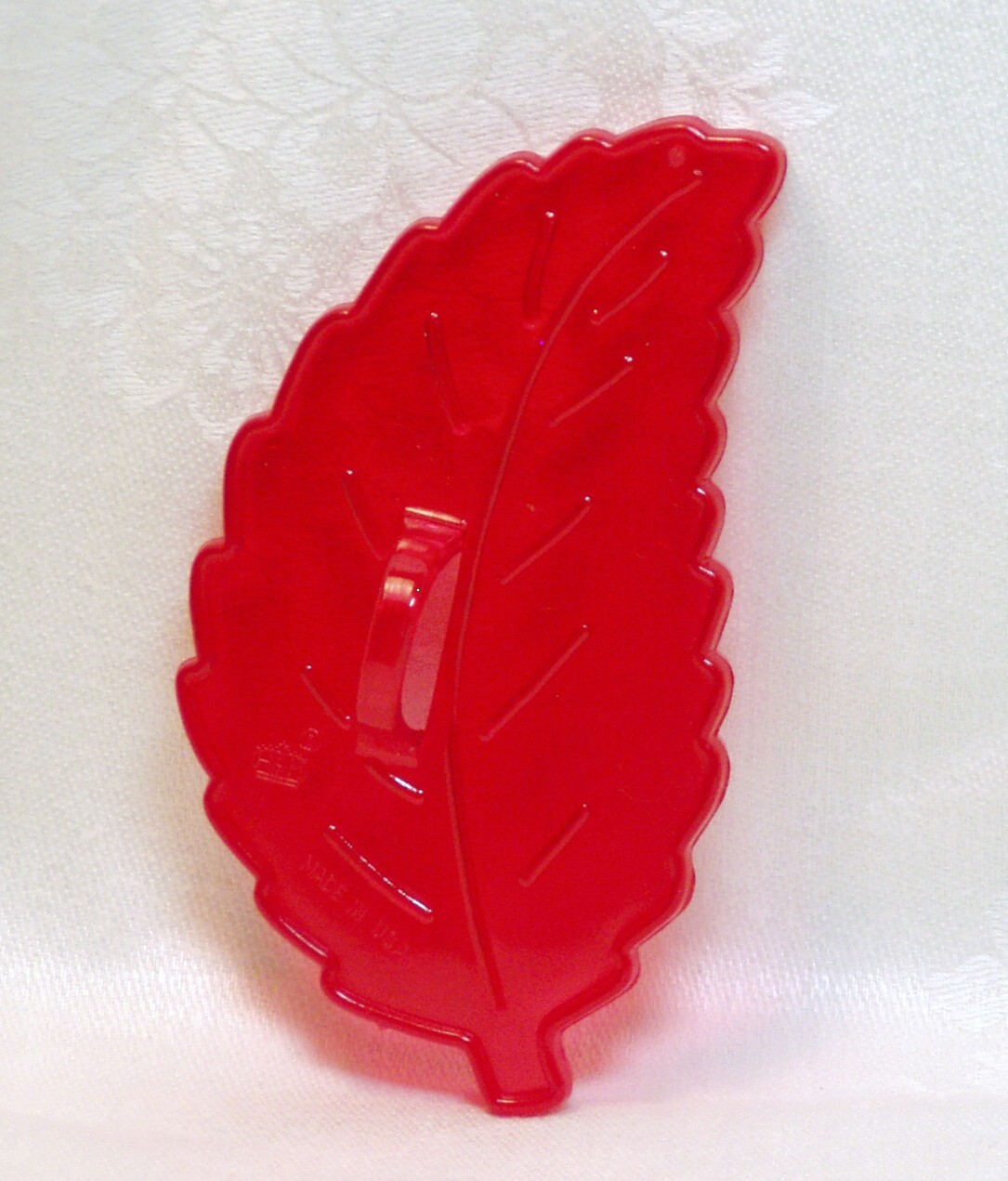 Vintage Elm Leaf Cookie Cutter - Plastic Fall Thanksgiving Baking Decor  