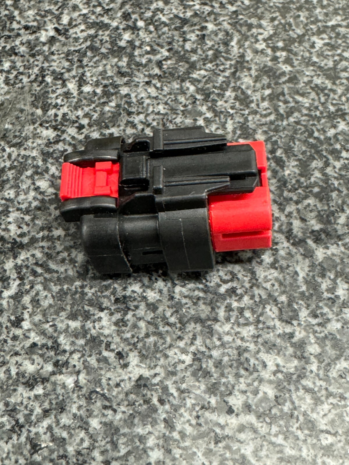 Automotive Connector, locking, female pin, sealed, TE 776524-1