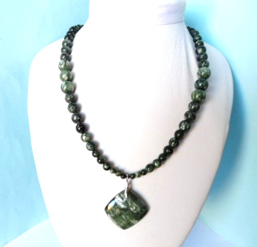 Collier en Séraphine naturelle et argent massif, un bijou de prestige