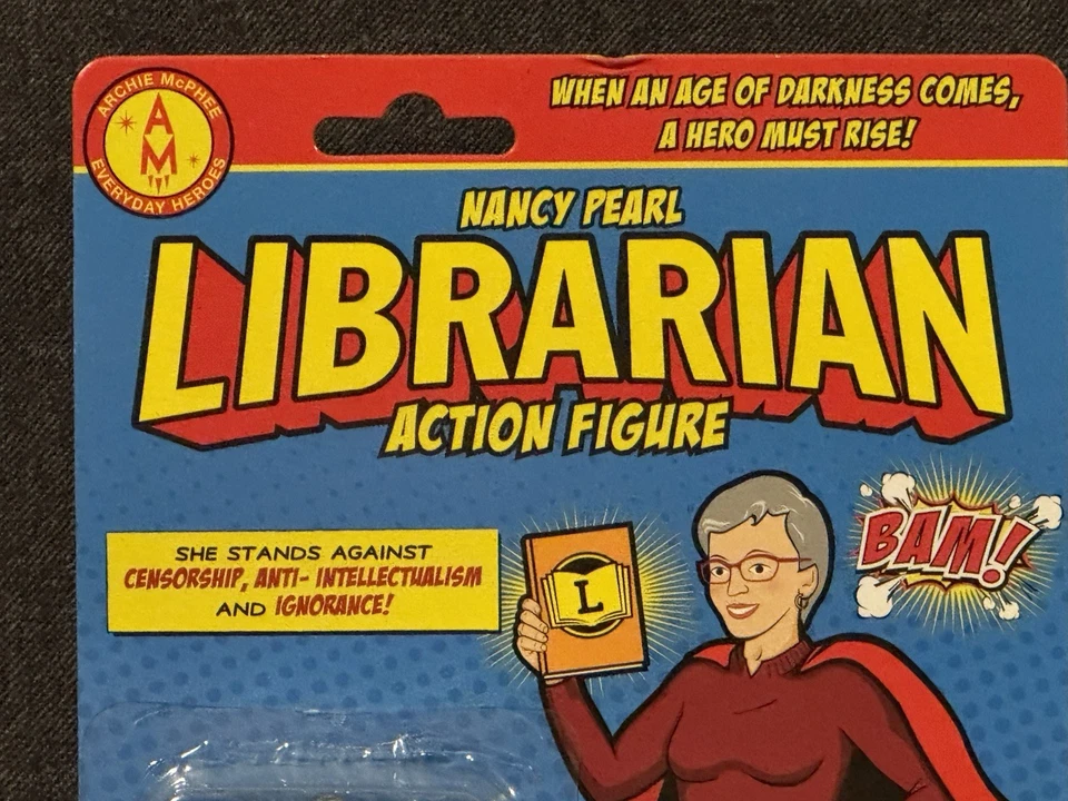 Figura de acción Nancy Pearl Librarian 4" muñeca accesorios 2017 todos los días héroes Foto 3 de 4