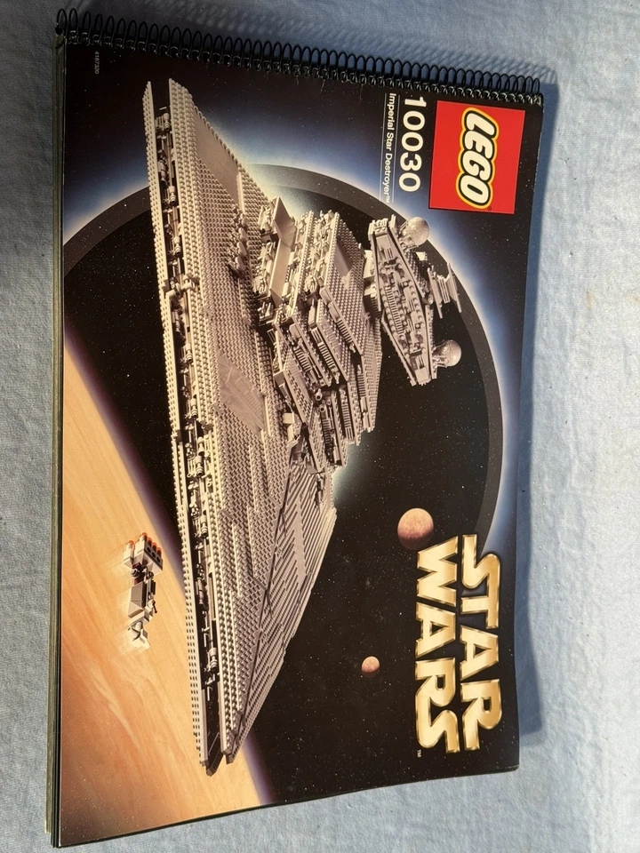 LEGO Star Wars UCS Star Destroyer 10030 - 90% Complete + Manual  - Image 4 of 4