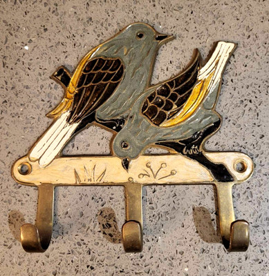 Vintage Kleiderhaken massiv Messing & Emaille Neuheit Vögel.