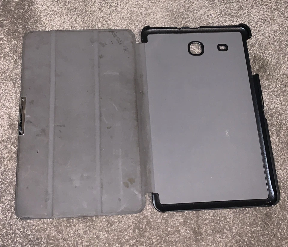 Samsung SM-T560 Tablet 8GB  - Image 2 of 4