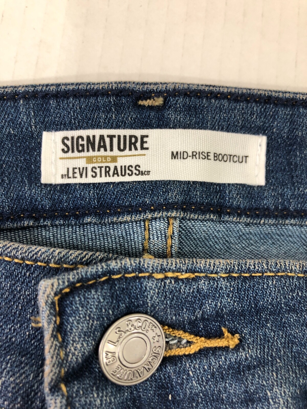 Signature Levi Strauss Jeans Gold Bootcut Blue Women Size 28L 48"W 33.5"L NWT thumbnail 9