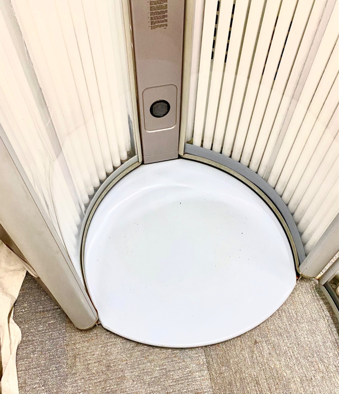 ULTRASUN 7200 COMMERCIAL STAND UP VERTICAL SUNBED TANNING UNIT BOOTH