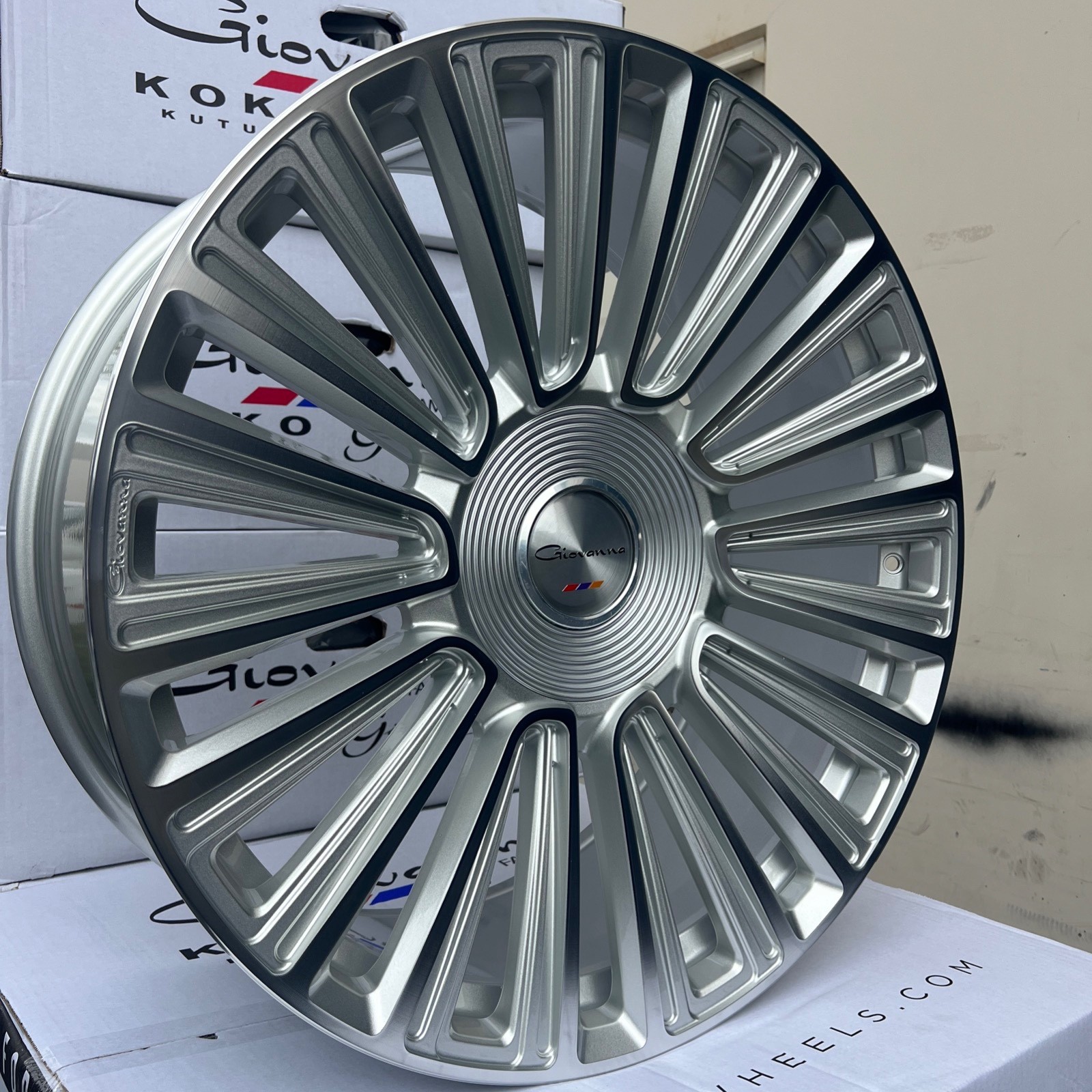 (4) 24X10 GIOVANNA TRENTO SILVER MACHINED RIM (5X120) RANGE ROVER ROLLS ROYCE X7