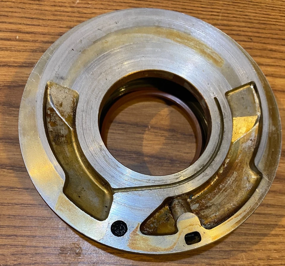 Carcasa de bomba de aceite Saab 900, 9-3 y 9-5 Foto 3 de 4