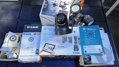 Konvolut Überwachungskamera D-Link 360 Grad 932 L Technaxx Flutlicht Kamera