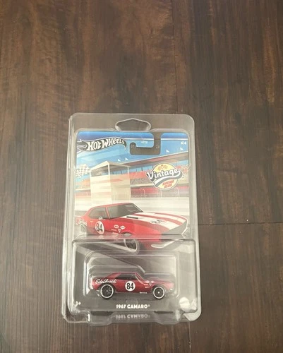 HOT WHEELS 1967 Camaro Red Chase Vintage Racing Club Chevy With Protector Case