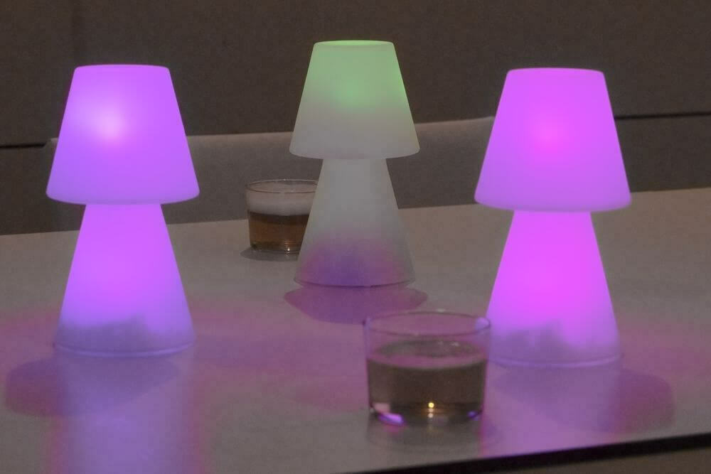 Lampada Da Tavolo Mod. Lola 20  a  Batteria  Fredda E Rgb