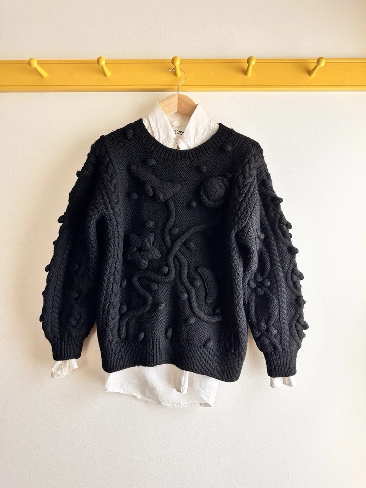 ISSEY MIYAKE I.S. Suéter deportivo vintage estrellas, luna, planeta 3D palomitas de maíz cuello redondo Foto 3 de 4