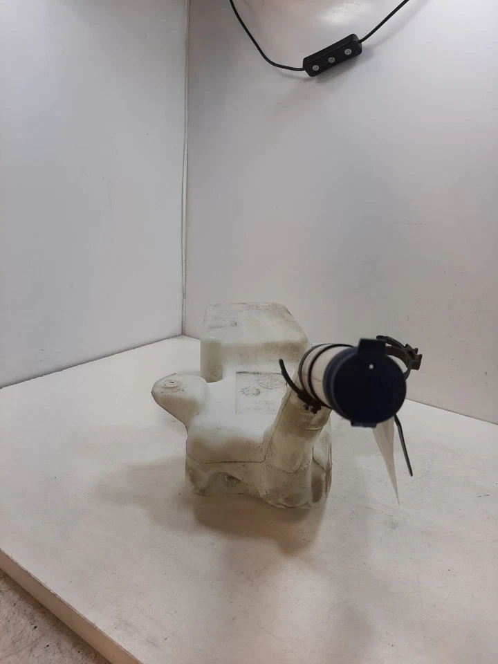 FIAT Panda Dynamic 2007 Washer Bottle & Motor - Image 4 of 4