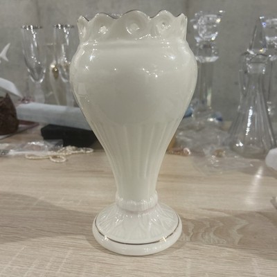 Belleek MOURNE Pierced Crown Vase With Faint Pink Wash At Base
