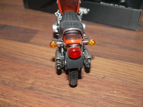 Boxed Minichamps 1:12 Classic 1972 Kawasaki Z1 900 Candy Brown item 122 164100 - Picture 8 of 11