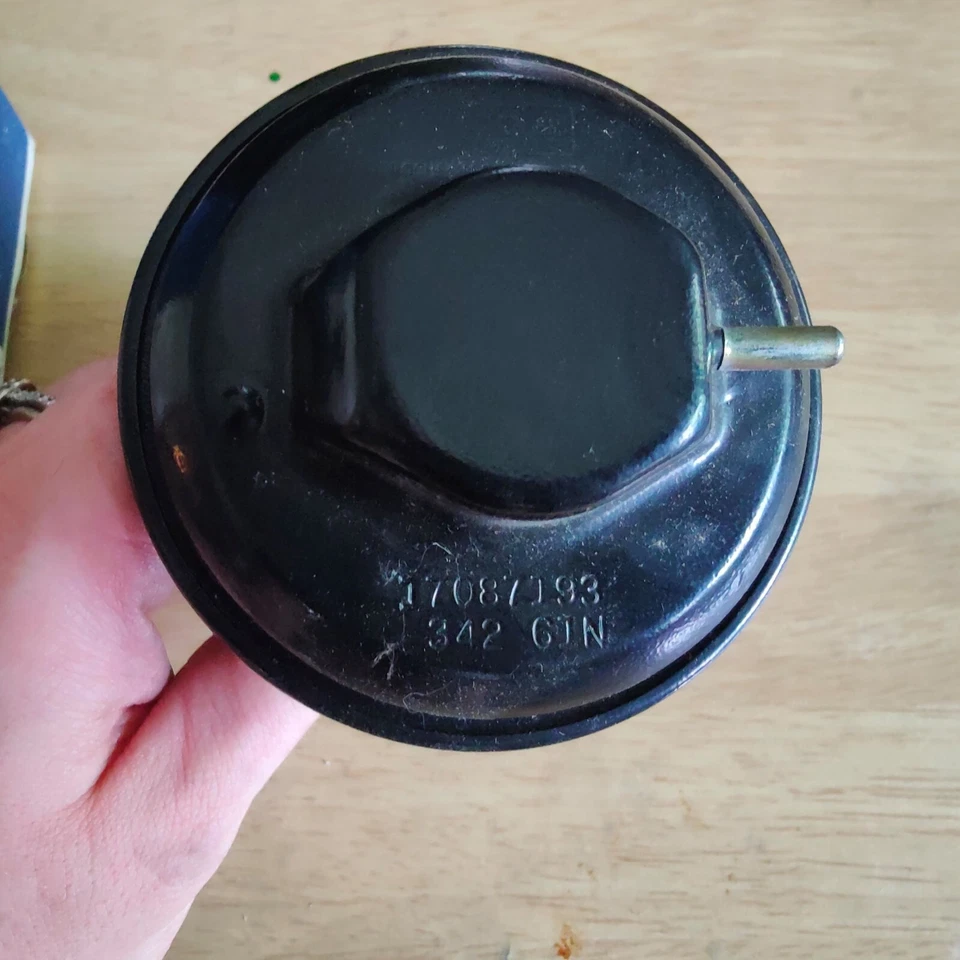 Kit de válvulas OEM NOS GM EGR # 17087193 / Se adapta a camioneta Chevy K1500 95 Foto 2 de 2