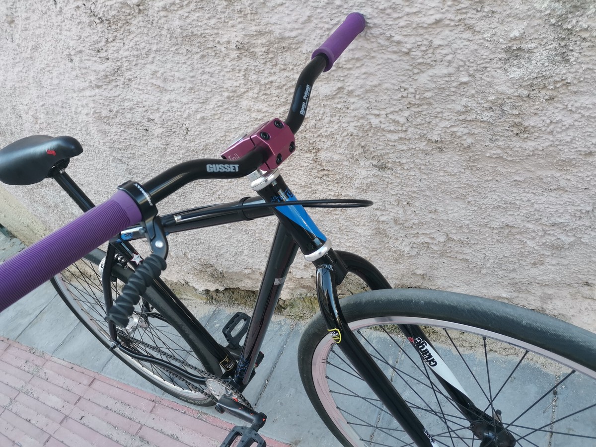 Charge Scissor (fixed gear, single speed, freestyle bicycle