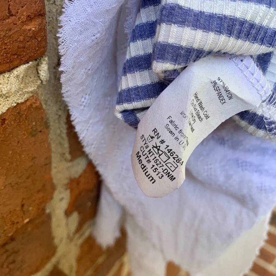 VINTAGE HAVANA Women's Tank Top Blue and White Striped Asymmetrical Hem Sz M - Image 4 of 4