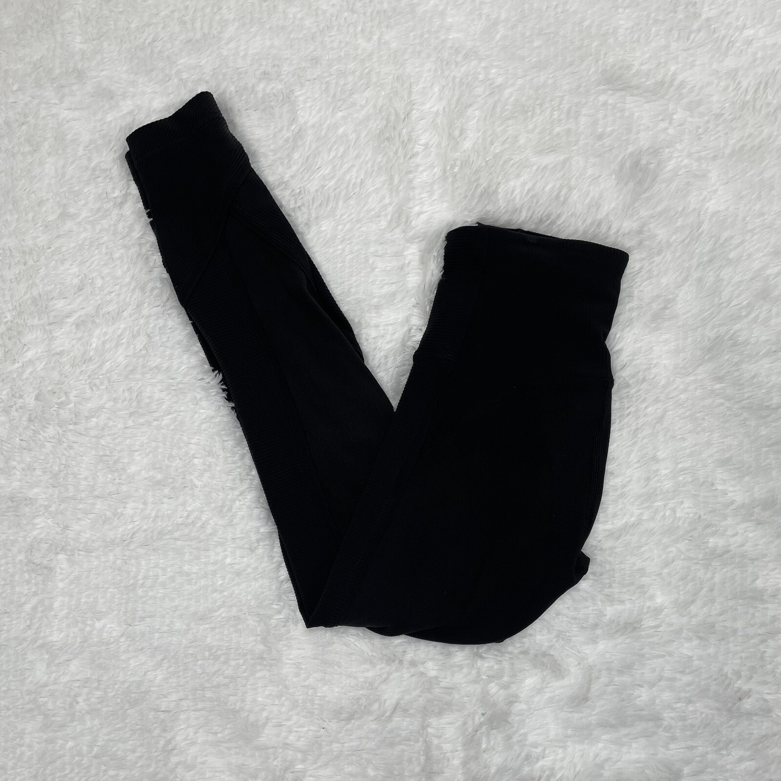 Lululemon high Rise Crop Leggings Women’s Size 4 Gym Yoga Running Nylon Pocket