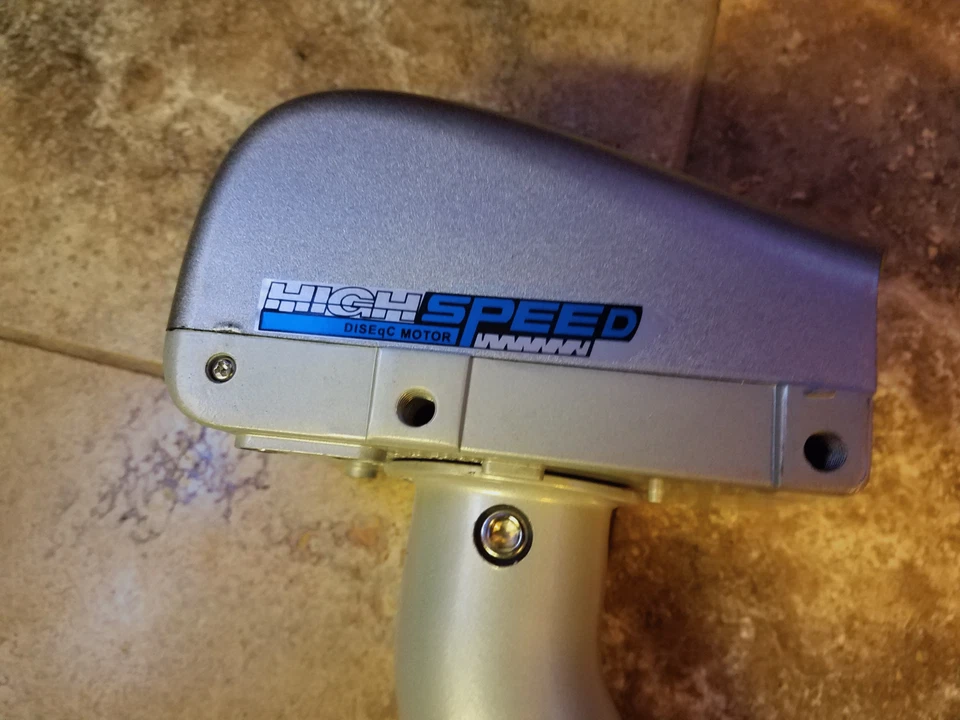 Motor DM2800 Opticum DiSEqC H a H y montaje para antena parabólica de hasta 1,2 metros Foto 4 de 4