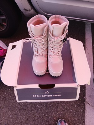 Women's Willow Snow Boot Size 9 Alpine Design  Ivory Brand New Opened Box 