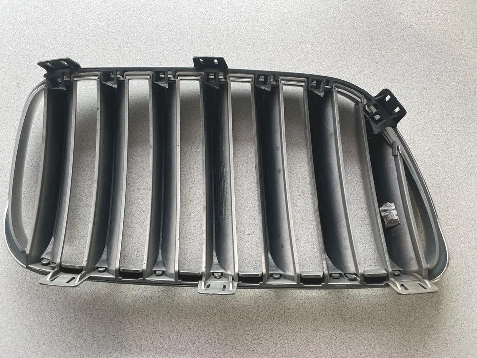 BMW X3 3.0Si E83LCI 2006-2010 ~ parrilla delantera izquierda ~ 51113420089 Foto 4 de 4