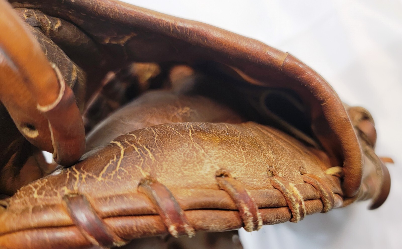 Regents 03870 Dual Hinge 12" Top Grain Cowhide Baseball Glove Tan RHT