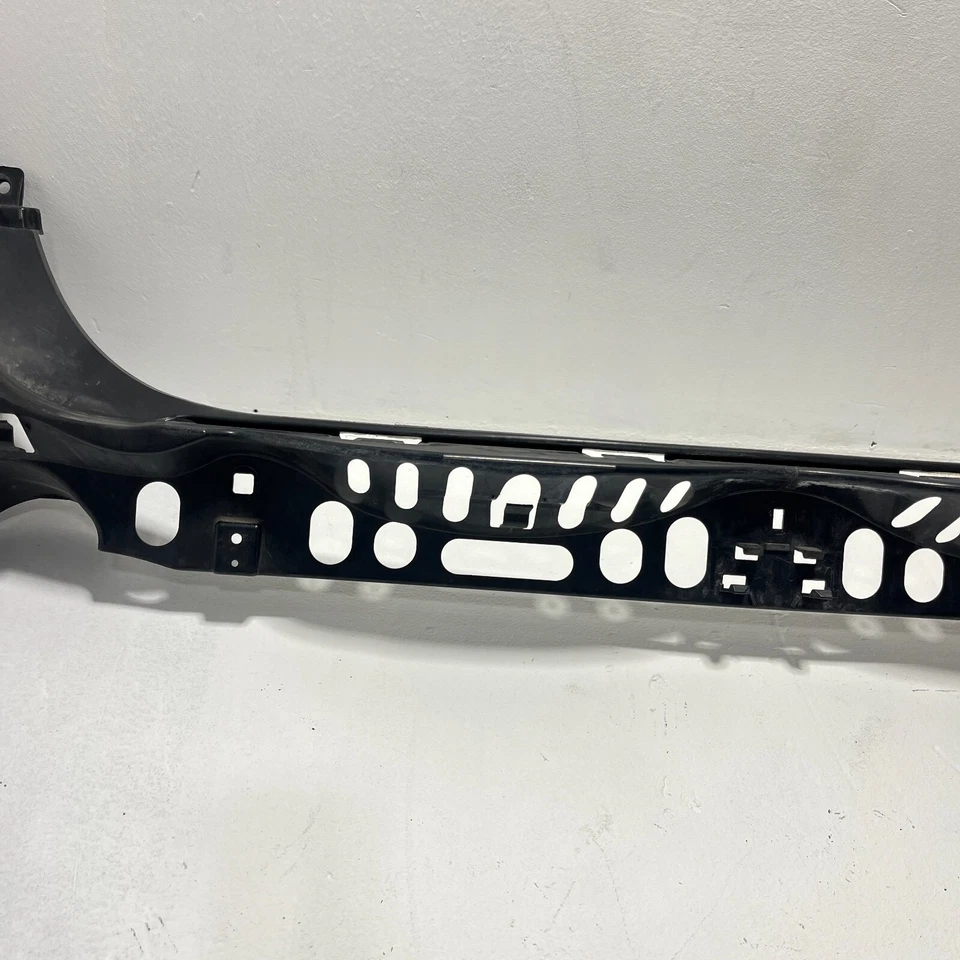 Soporte de cubierta central de parachoques trasero BMW 535iX 2014-2016 OEM Foto 3 de 4