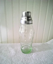 Vintage Beautiful Uranium Glass Art Deco Cocktail Shaker