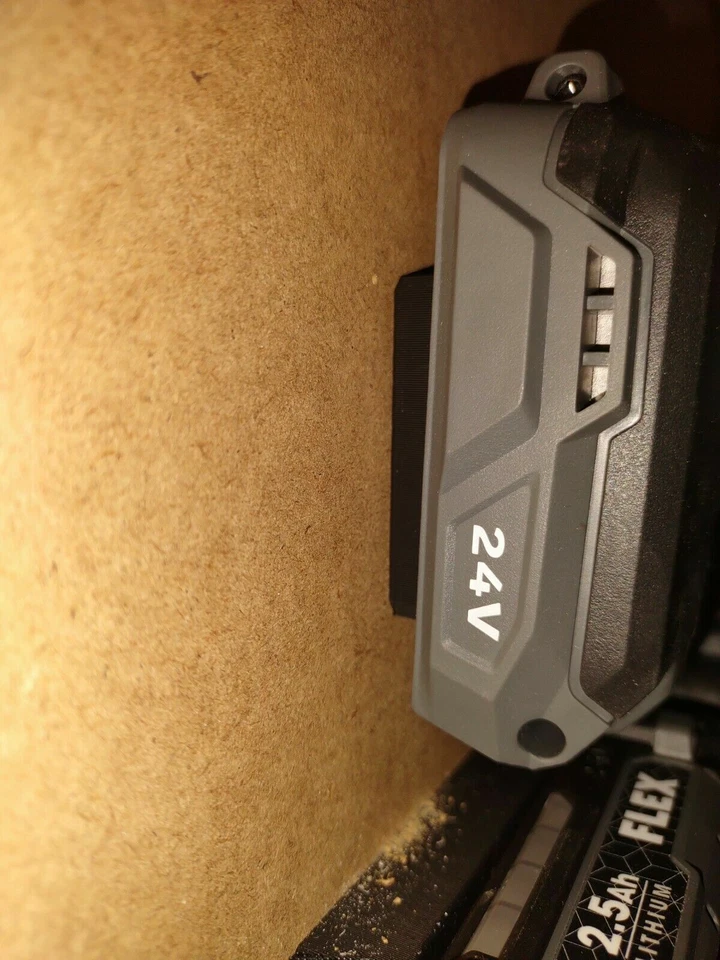 *Paquete de 4* Soporte de batería Flex 24V - Cubierta protectora - Montaje en pared Foto 3 de 3