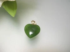 Vintage natural green Chinese Jade solitaire heart 14k gold pendant charm USA