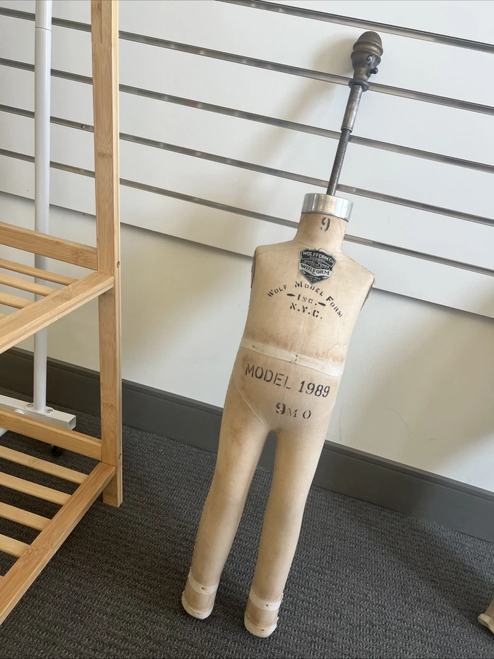 Maniquí Vintage Wolf Child Vestido Forma 9 Meses Modelo 1989 NYC Foto 4 de 4