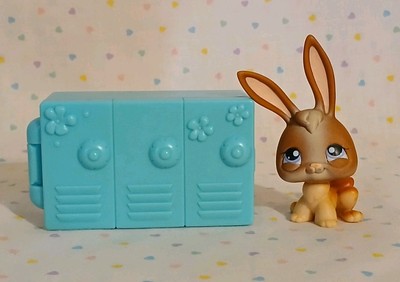 Hasbro Littlest Pet Shop LPS Brown Bunny Rabbit Toy Figure #434 Blue Locker