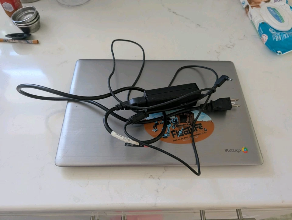 Acer Chromebook 14" CB3-431-C5FM 1,6 GHz Intel Celeron N3160 4 GB DDR3 RAM Foto 2 de 4