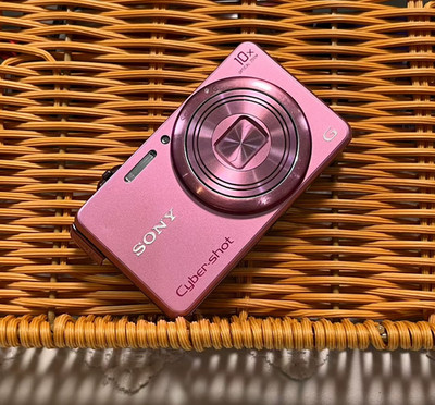 Sony W810 Cyber Shot 20MP 6x Optical Zoom Compact Camera Lightweight 720p