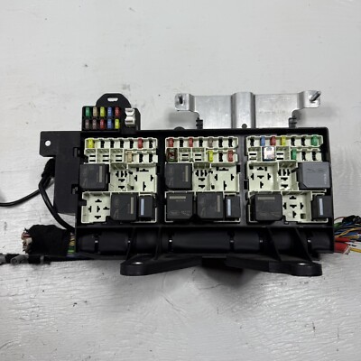 16-23 Jaguar X260 XF XE Rear Trunk Fuse Relay Box Module