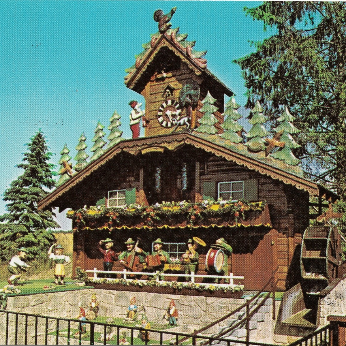 World's Largest Cuckoo Clock