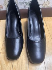 HALSTON HERITAGE Women's Paris Pumps Women's Shoes Black Size 8 Vegan Chunky