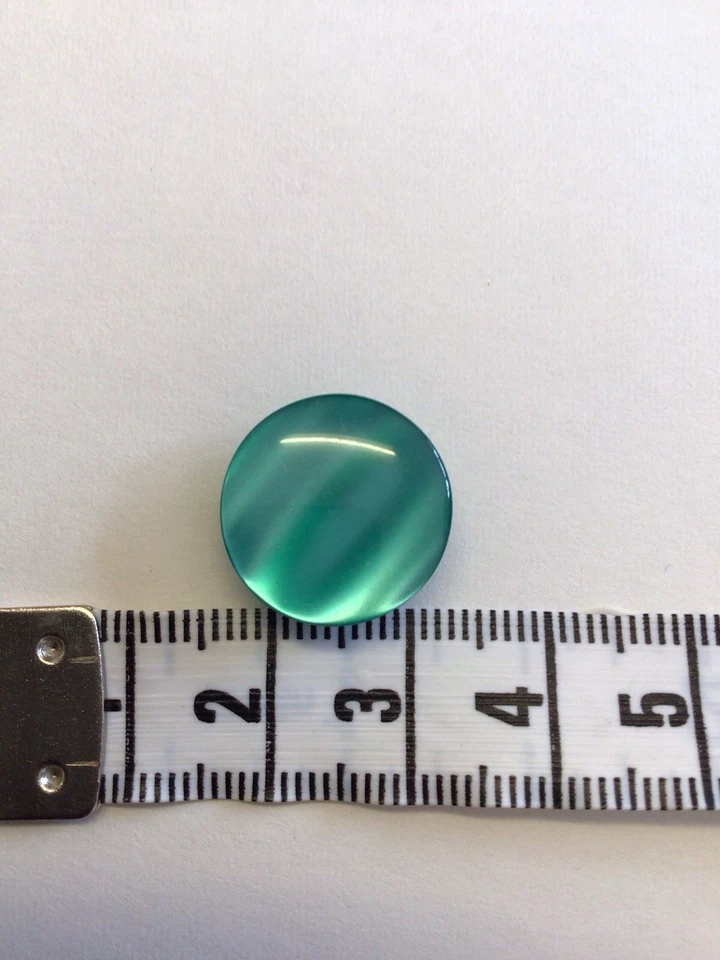 12 x 20mm Jade Green Shiny Buttons With Shank Tailoring/Sewing/Knitting - Image 3 of 3