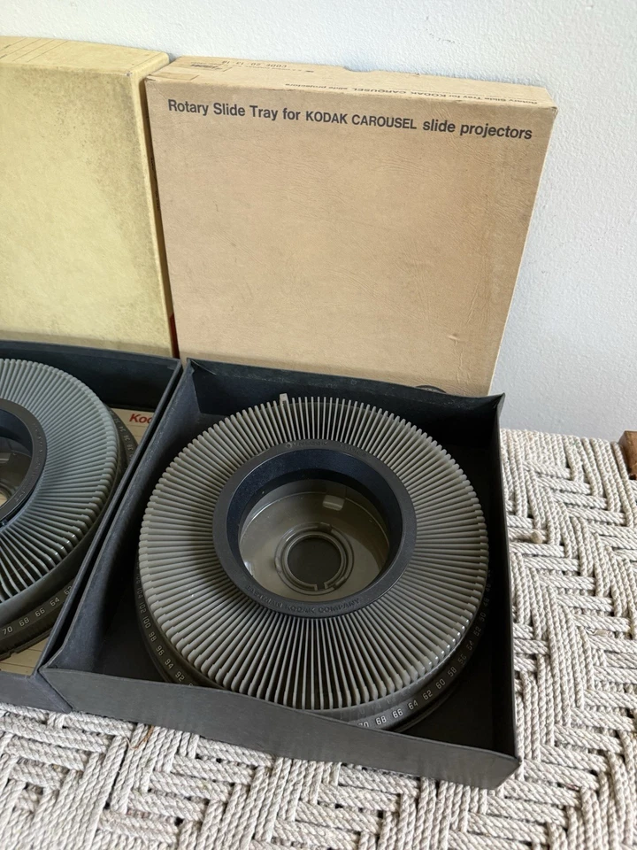 🍊Vintage 1970s Kodak Carousel Transvue 140 Slide Trays (2) for Projector w/ Box - Image 2 of 4