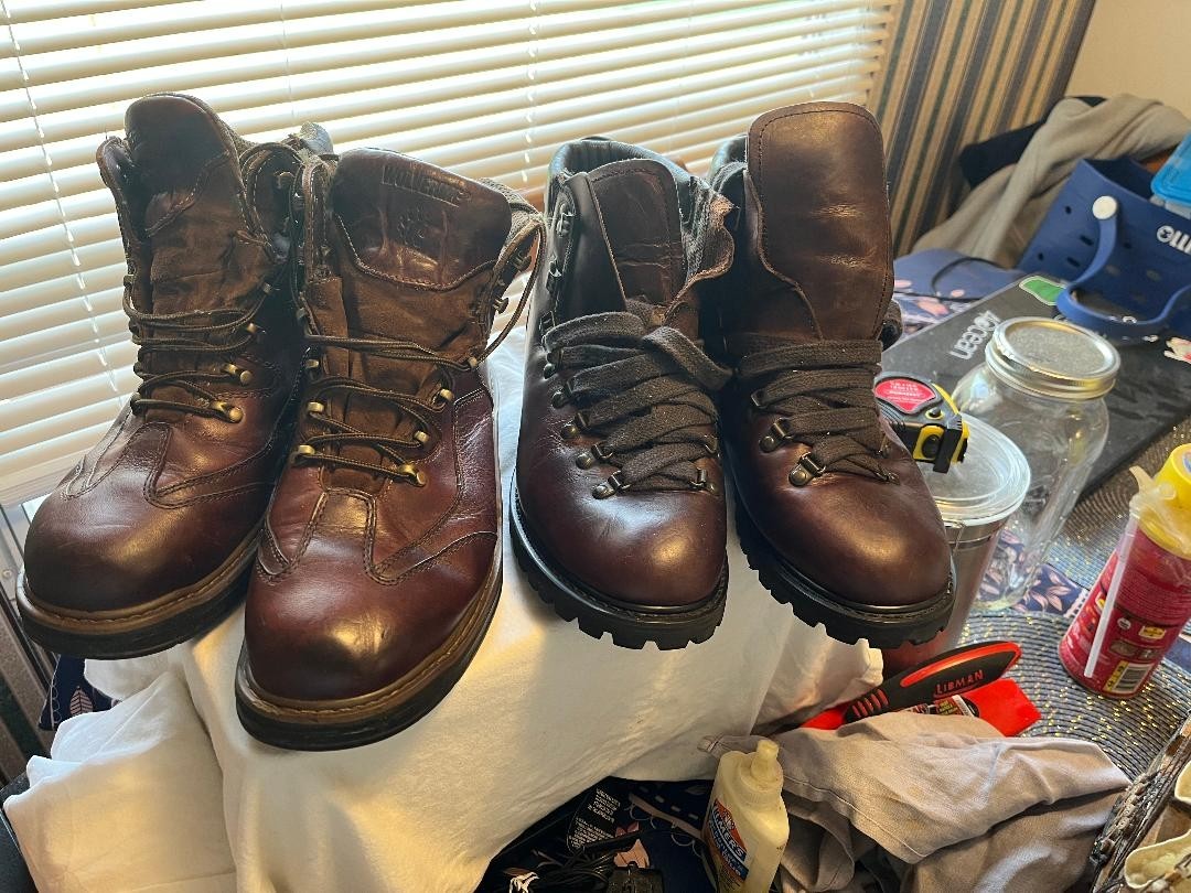 LOT 2 pairs WOLVERINE, RJ COLT, BOOTS SIZE 10.5 besutiful  display picture 1