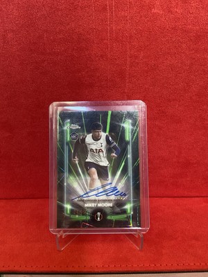Topps Chrome 2024-25 UEFA Club Competitions Mikey Moore Black Lazer Auto /99