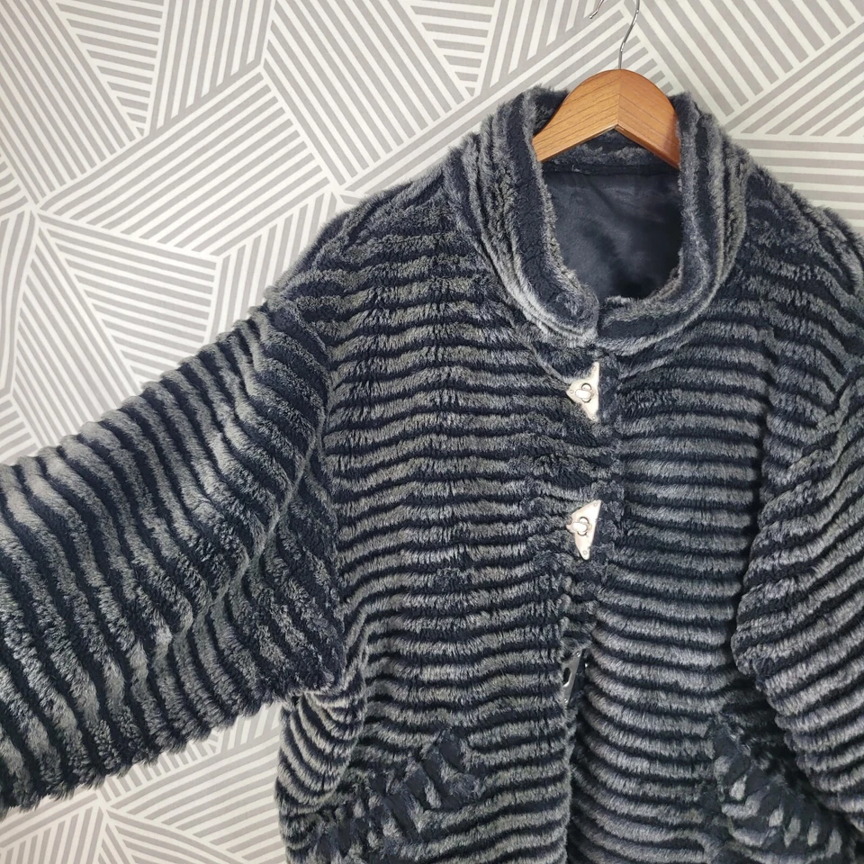 Abrigo de Invierno Cálido De Colección Años 80 Y2K Piel Sintética Mediano Grande Manga Dolman Club *DEFECTUOSO Foto 3 de 4