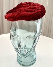 Vintage 50s Original Design by MADCAPS Paris New York Women's Berry Velvet Hat