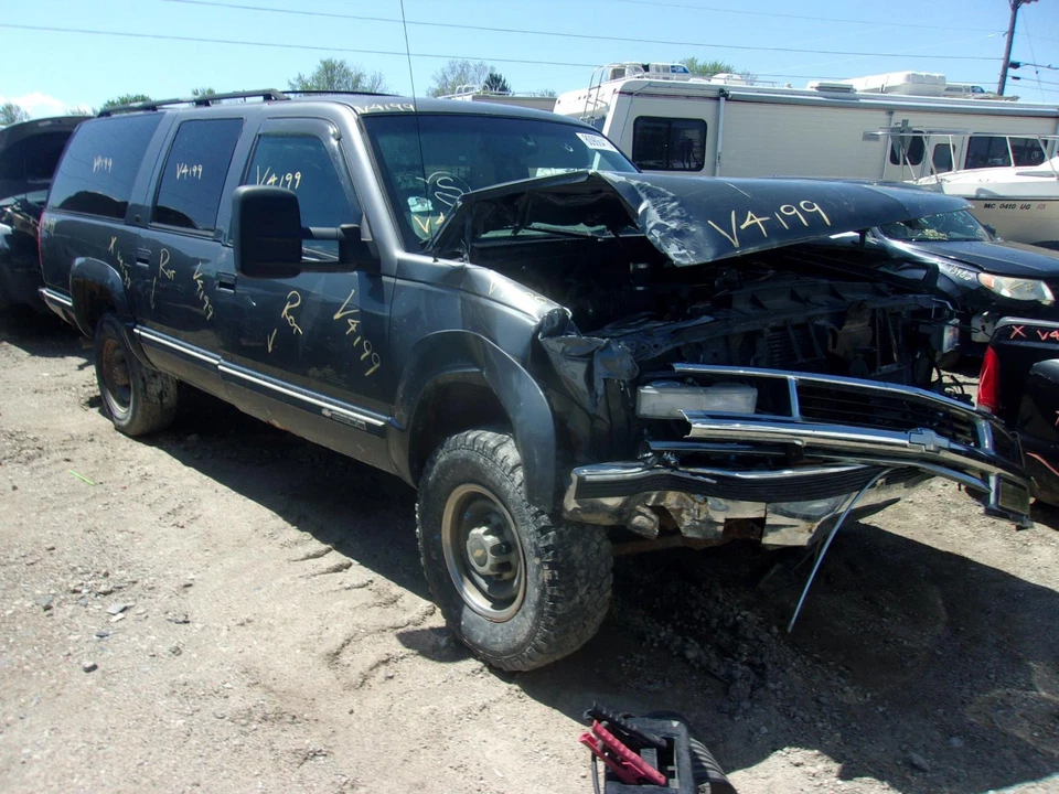 Compresor de aire acondicionado usado se adapta a: Chevrolet Suburban 2500 1999 grado C Foto 4 de 4