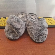 Joyspun Women's faux Fur Slipper Sz 7 PreLoved Good Condition